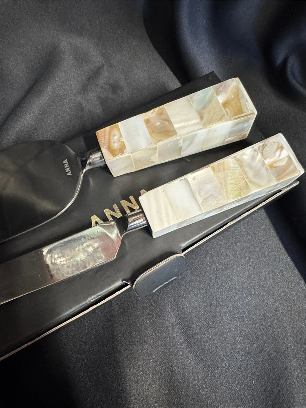 Anna Mother-of-Pearl Effect Cheese Knife & Spreader Set - Cream and Pearl